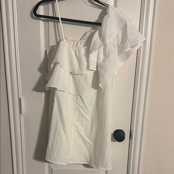 White Ruffled One-Shoulder dress - Picture 2 of 2